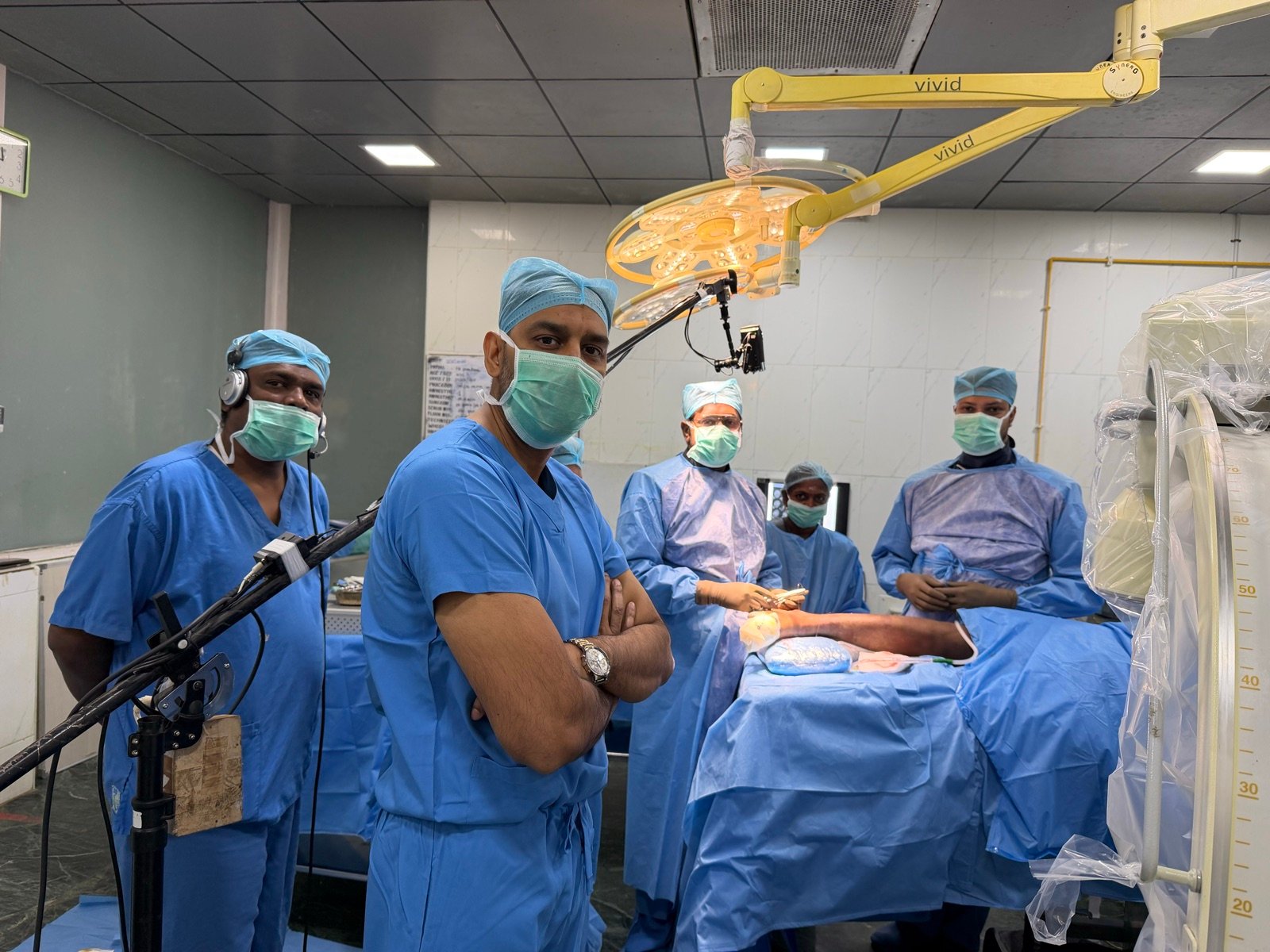 Dr. Rahul Upadhyay during a live surgical demonstration at the Chennai Trauma Course